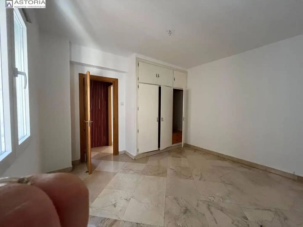 Piso de 175 m² en Granada