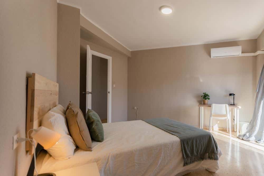 Chambre à louer, Valence