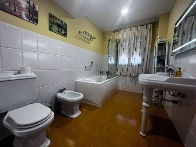 Casa de 190 m² en Algeciras