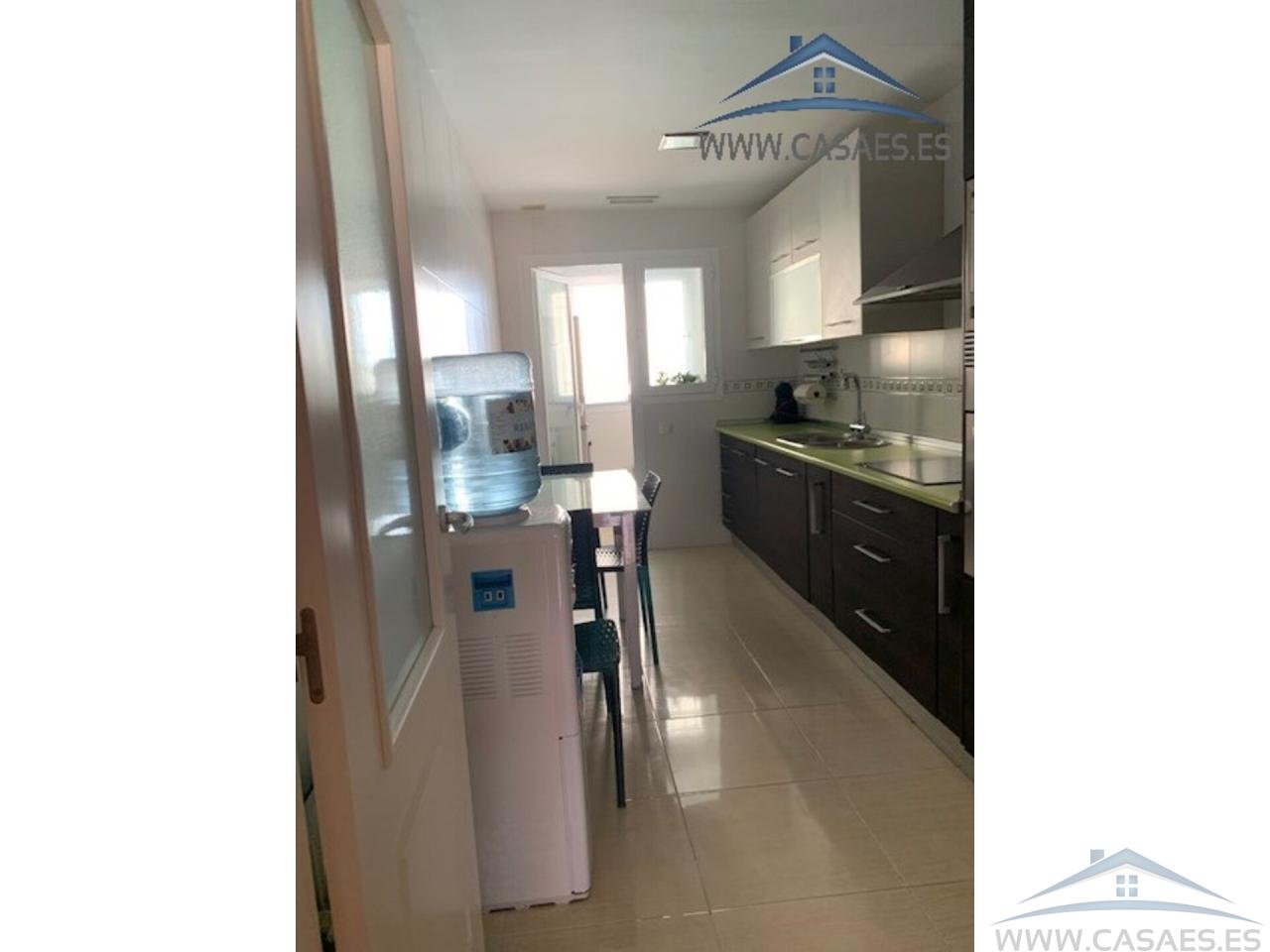 Piso de 80 m² en Roquetas de Mar