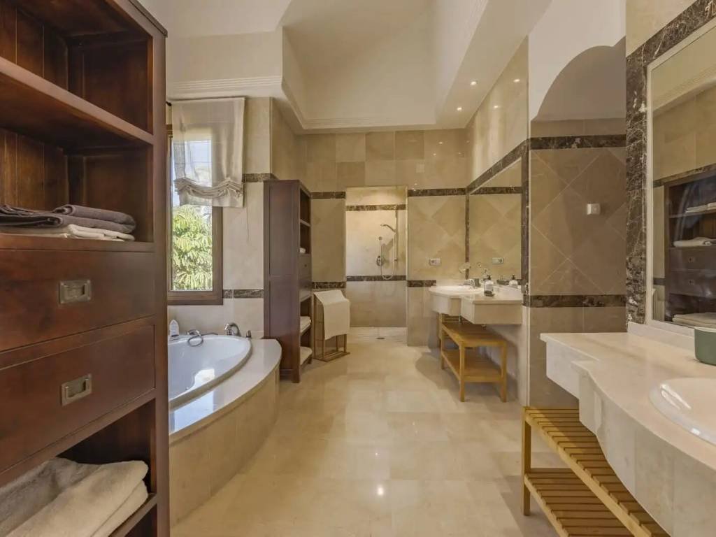 Haus 621 m² in Marbella