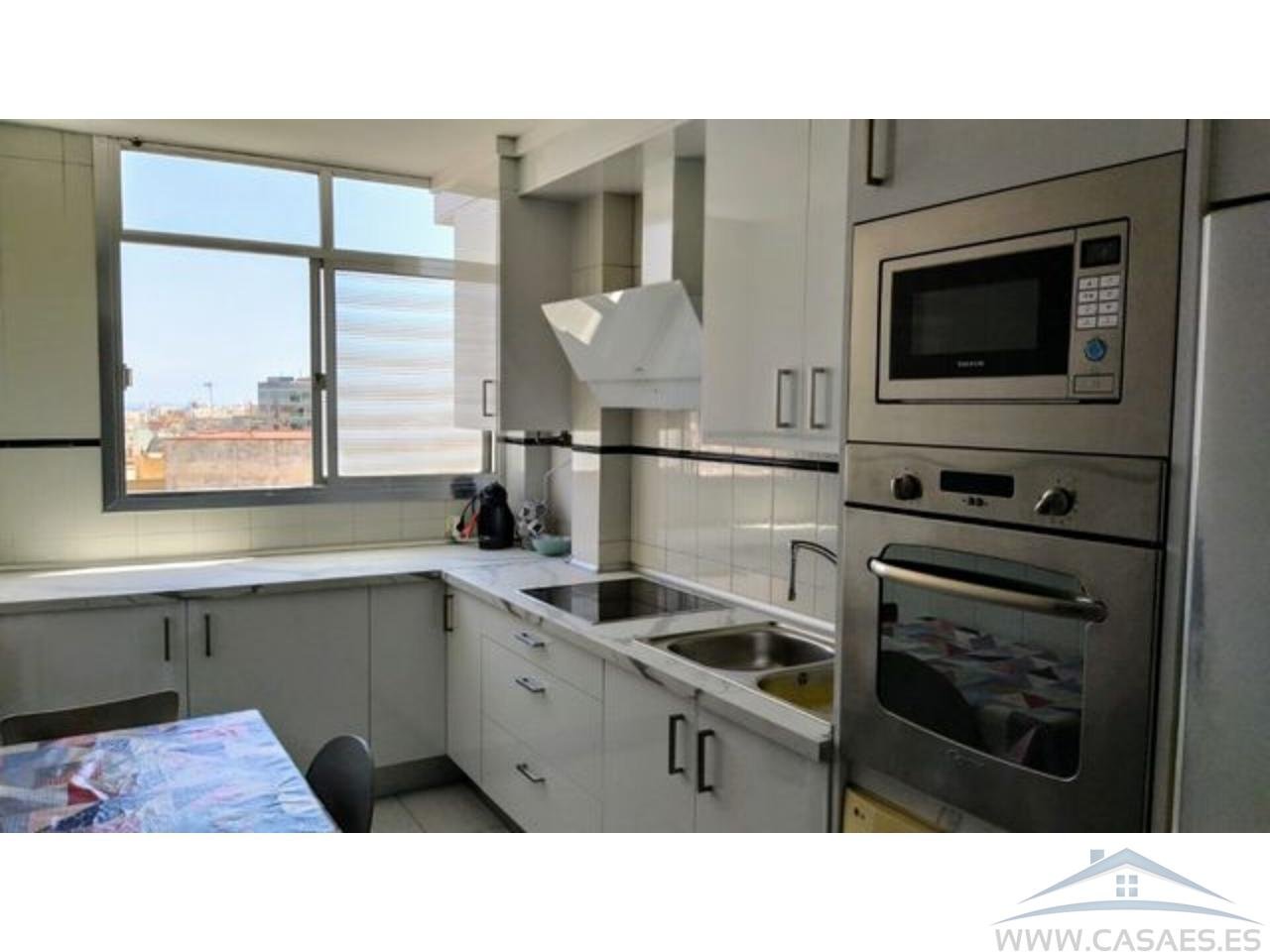 Piso de 90 m² en Almería