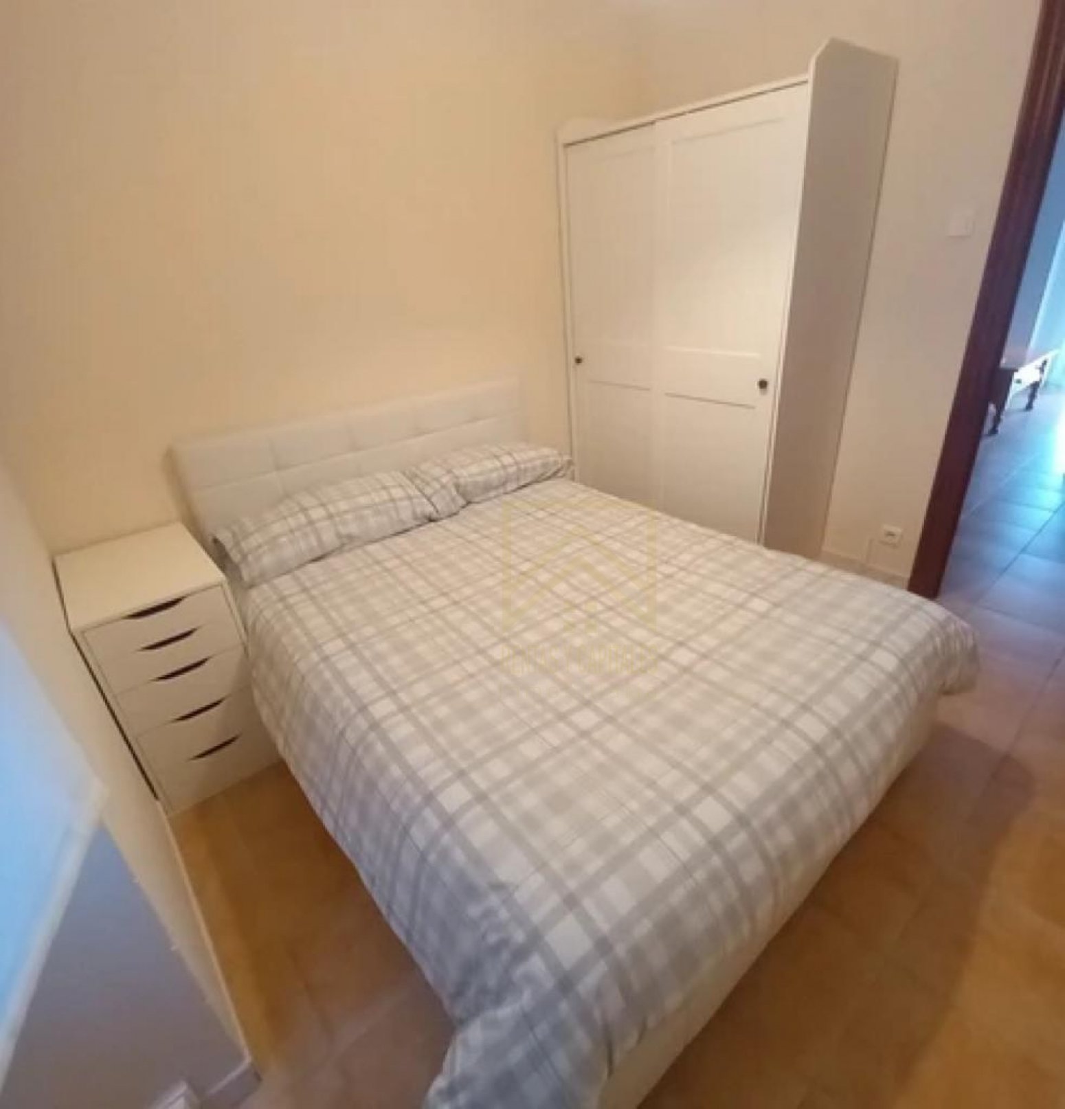 Piso de 90 m² en Camargo