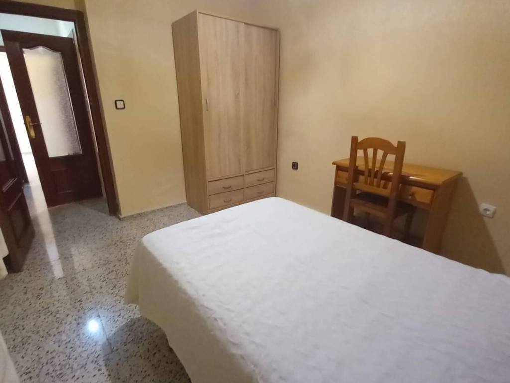 Pis de 76 m² a Còrdova