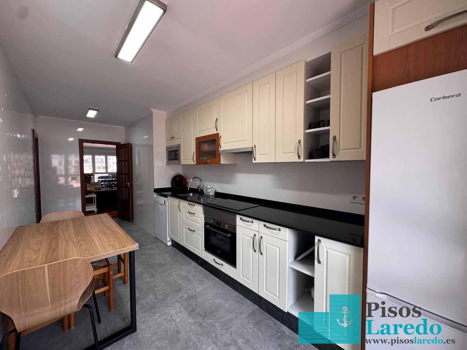 Piso de 190 m² en Laredo