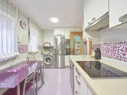 Piso de 80 m² en Oviedo