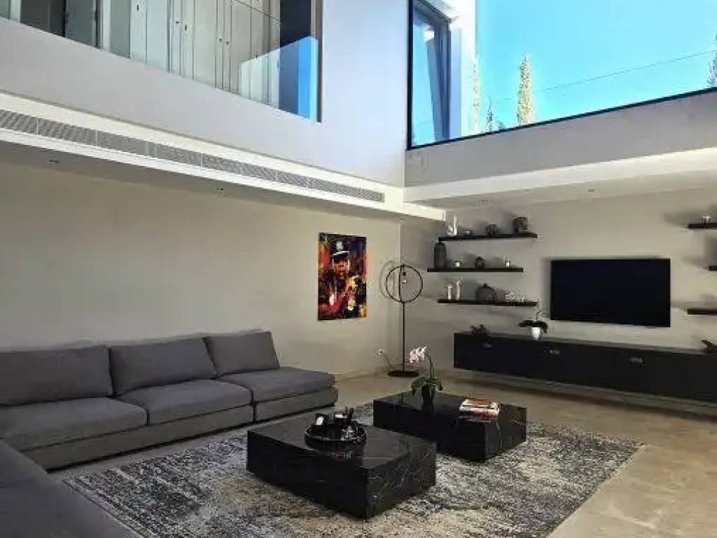 Maison 678 m² à San Roque