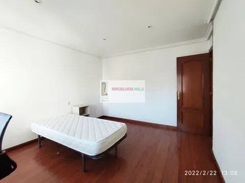 Piso de 180 m² en Oviedo