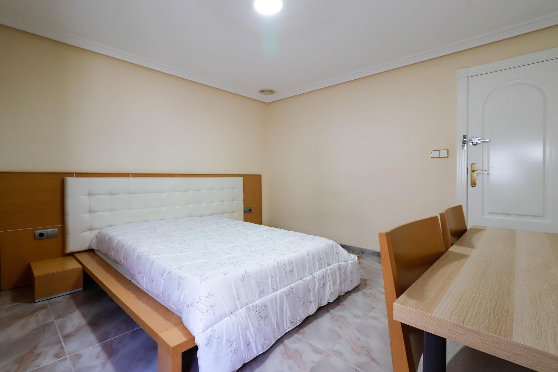 Room 111 m², Elx / Elche