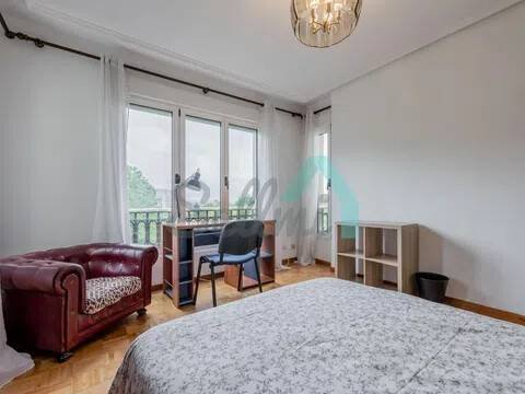 Piso de 153 m² en Oviedo