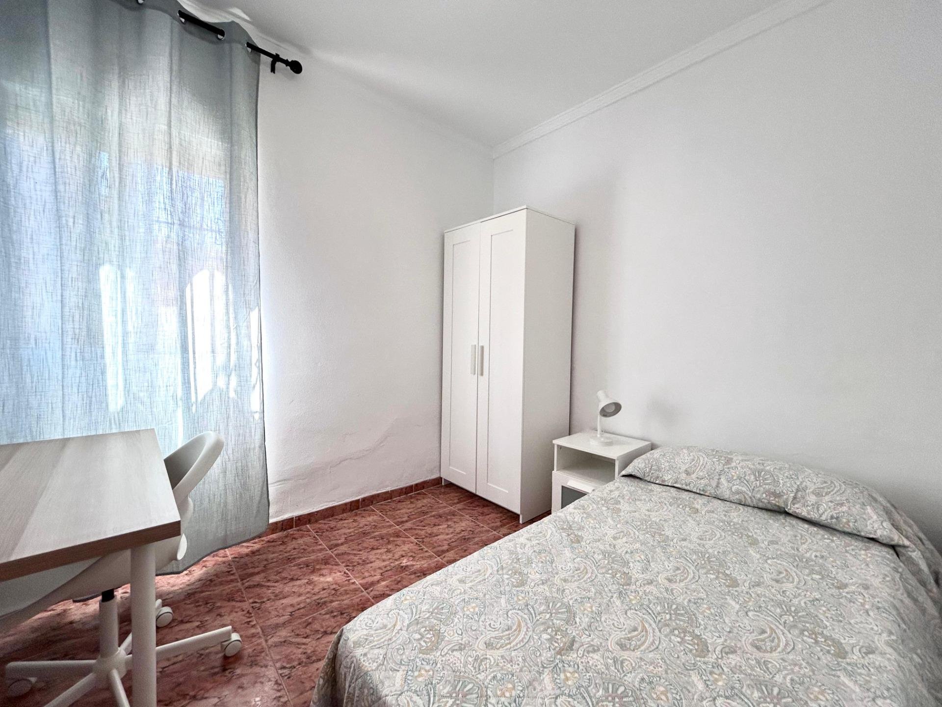 Habitación 72 m², Almería