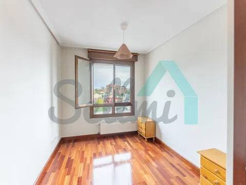 Piso de 77 m² en Oviedo