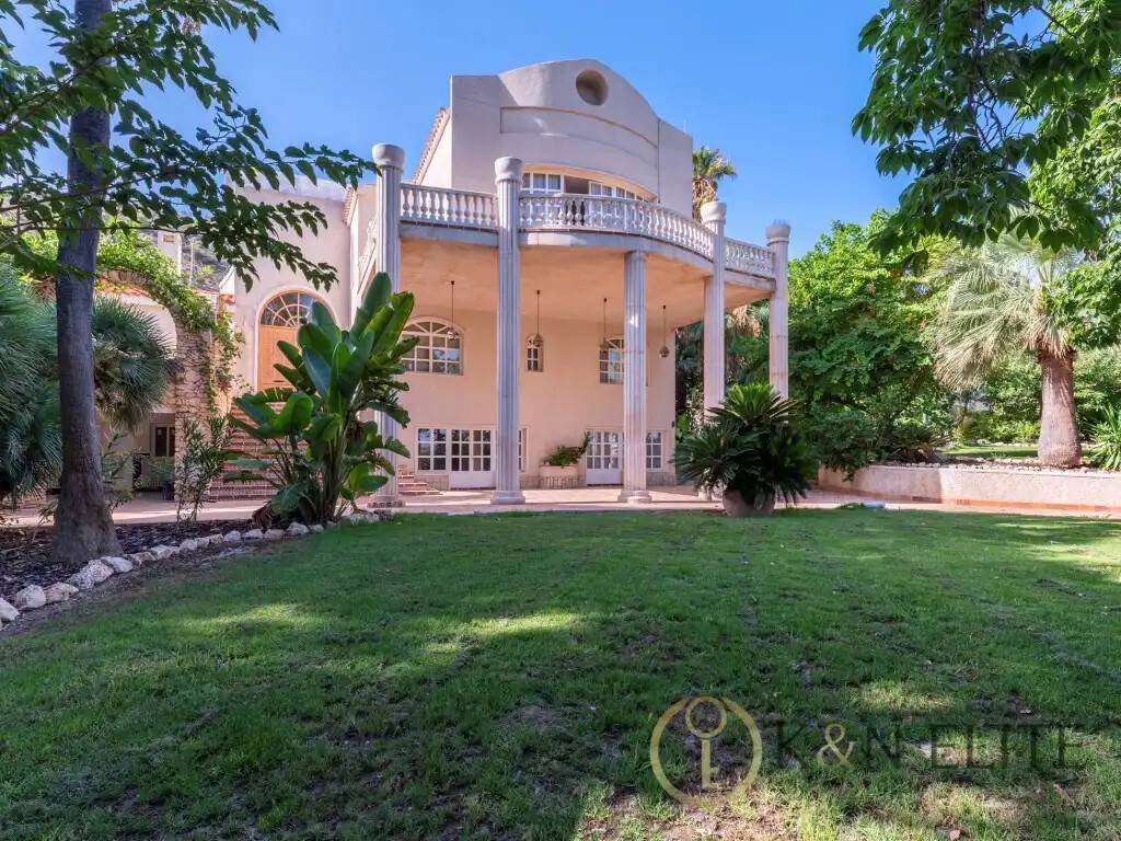 Casa de 1290 m² en Alicante