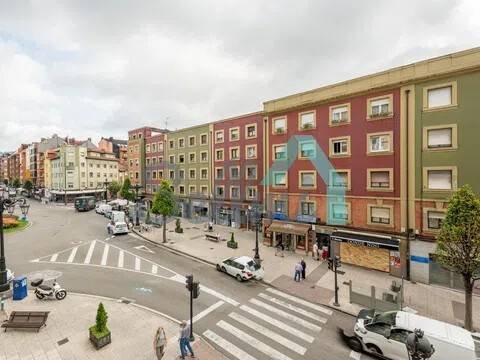 Piso de 101 m² en Oviedo