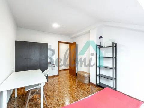 Piso de 140 m² en Oviedo