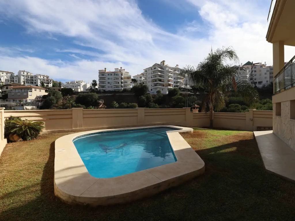 House 335 m² in Mijas