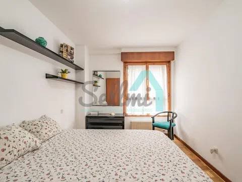 Piso de 87 m² en Oviedo