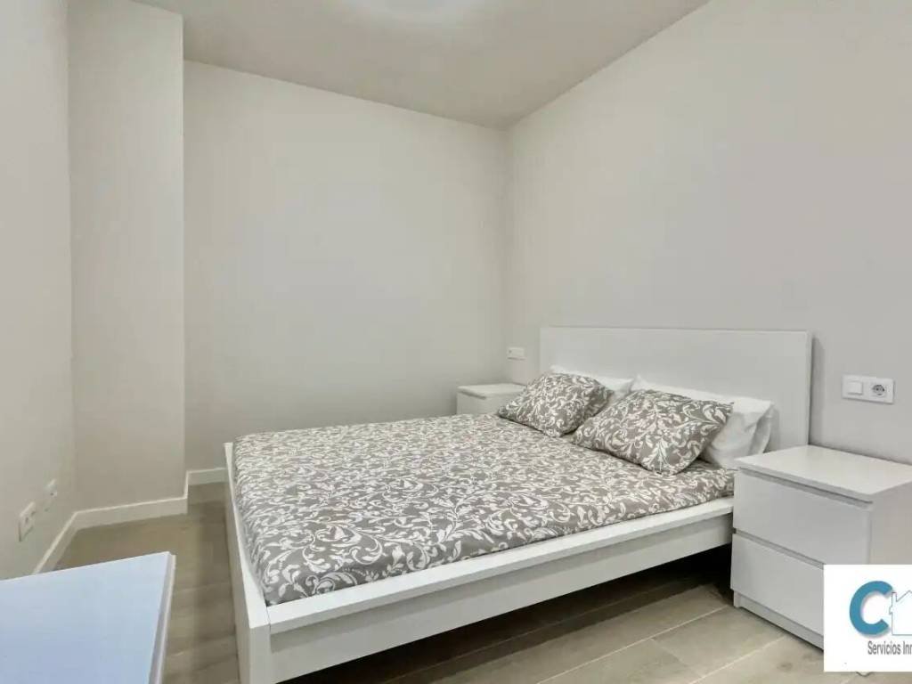 Piso de 80 m² en Pamplona
