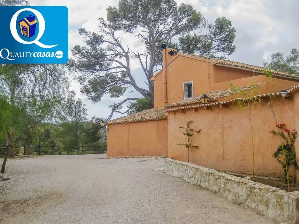 Casa de 420 m² en Aigües