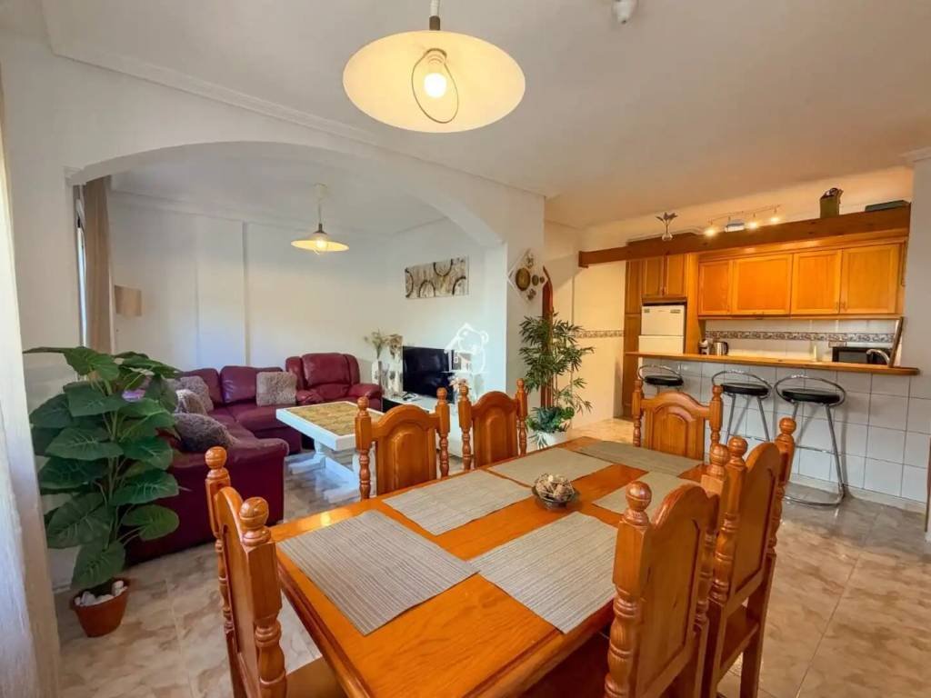 Casa de 100 m² a Oriola