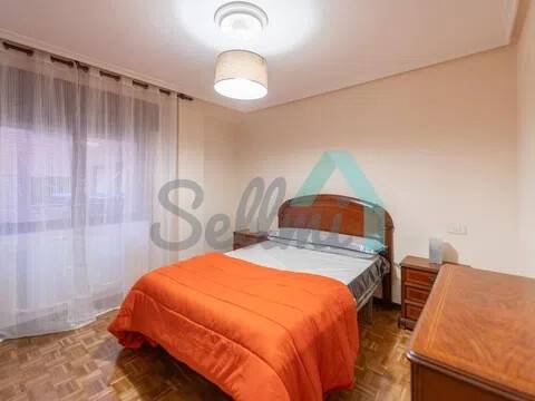 Piso de 105 m² en Oviedo