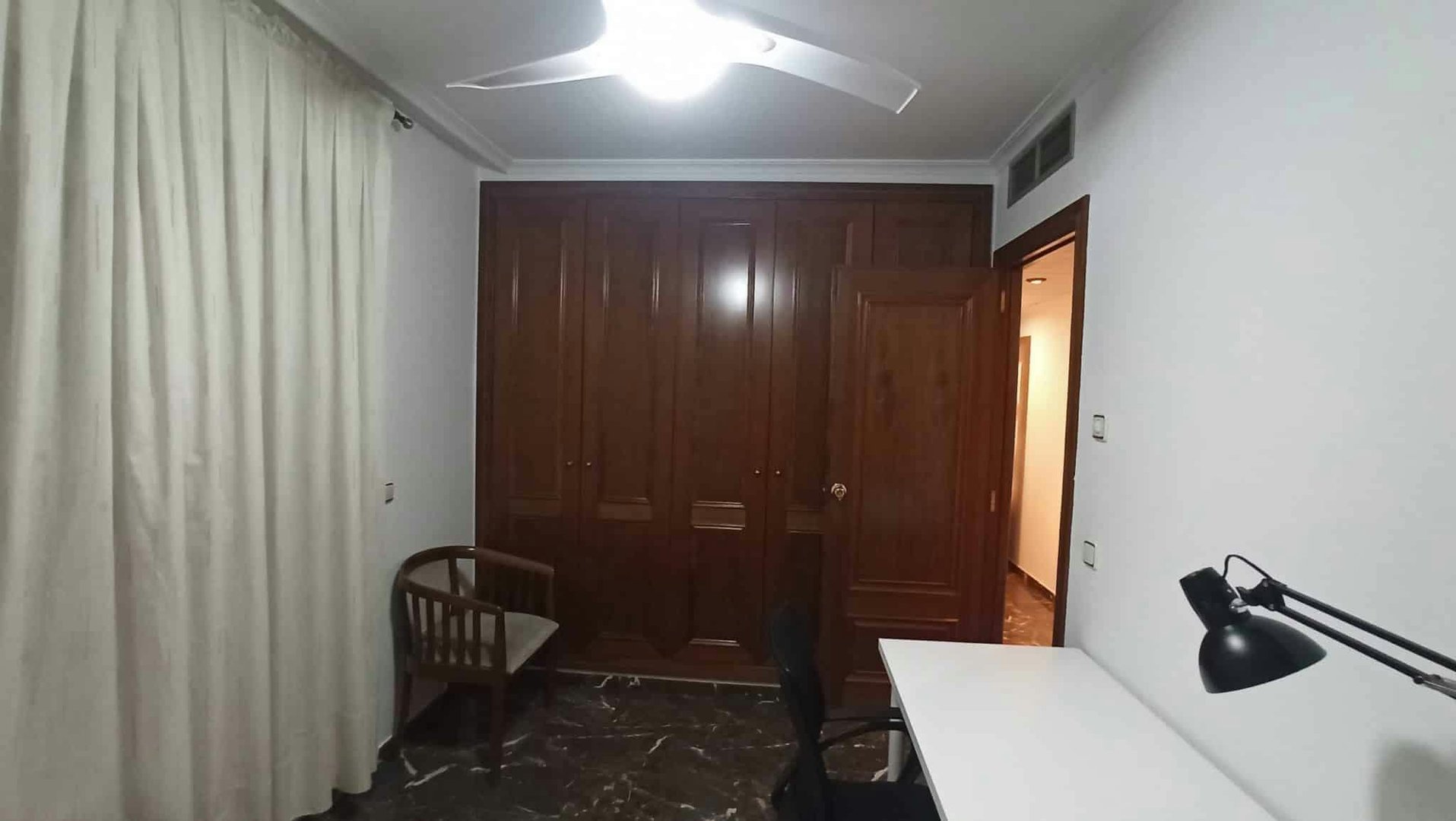 Habitació de lloguer, Aielo de Malferit