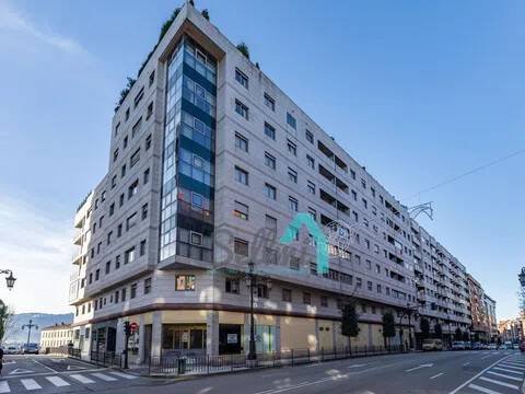 Piso de 83 m² en Oviedo