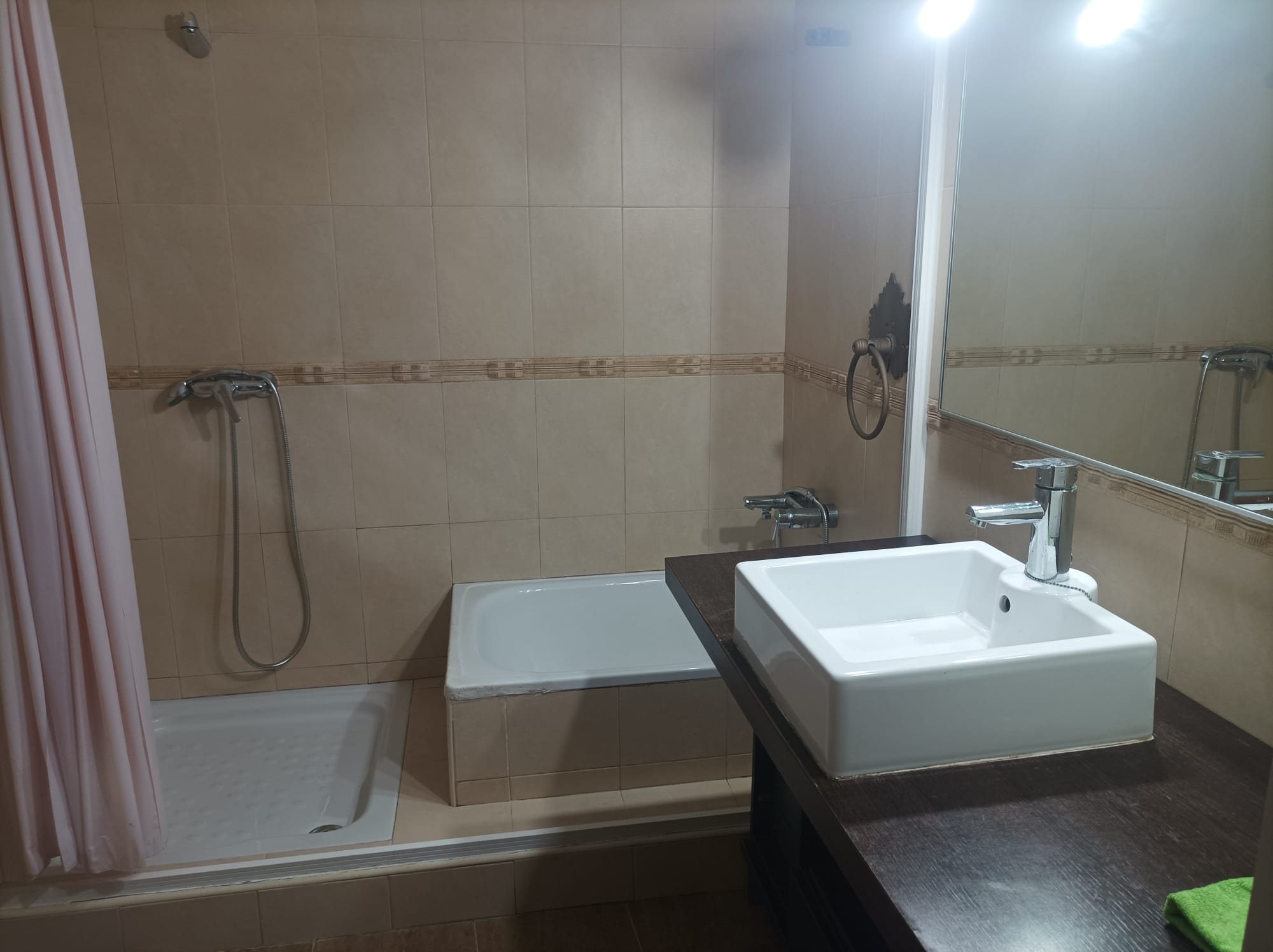 Habitación 100 m², Almería