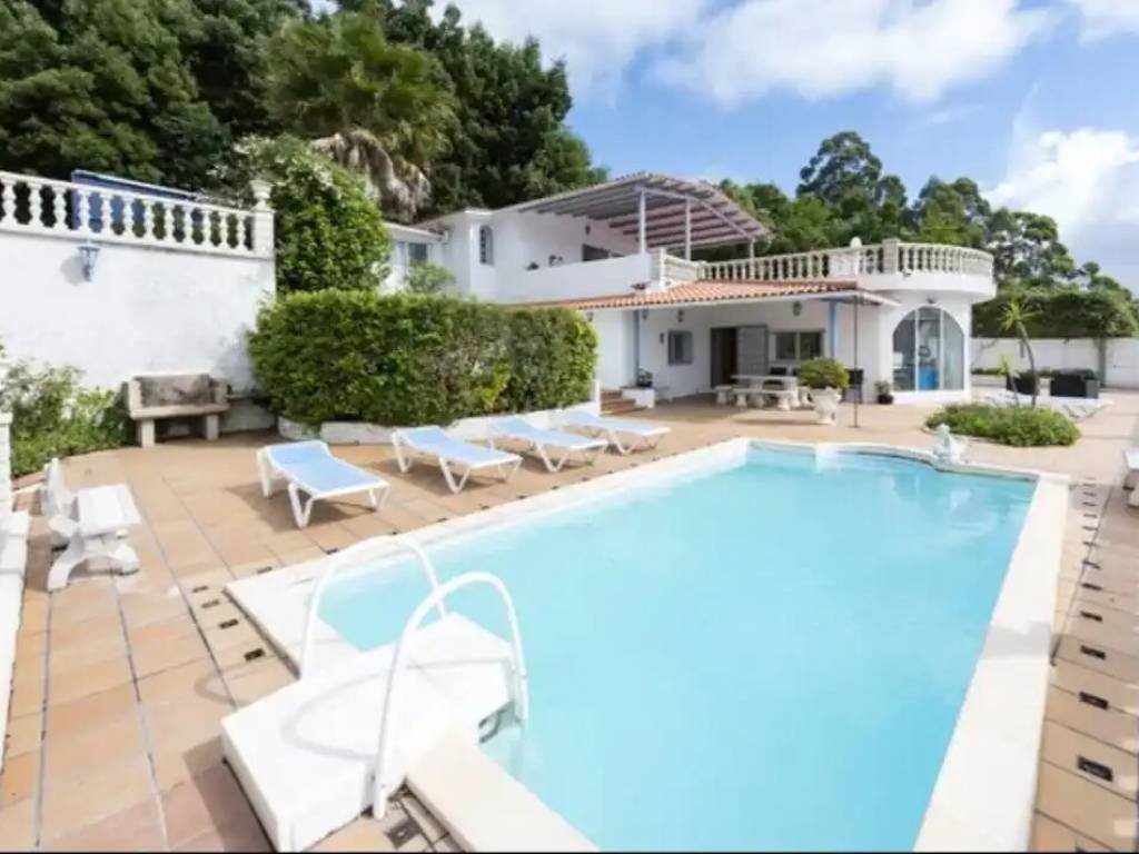 Casa de 200 m² en Redondela