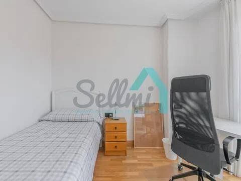 Piso de 67 m² en Oviedo