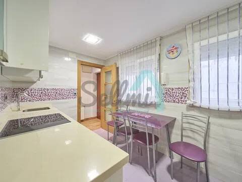 Piso de 80 m² en Oviedo