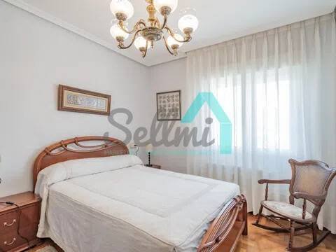 Piso de 75 m² en Oviedo