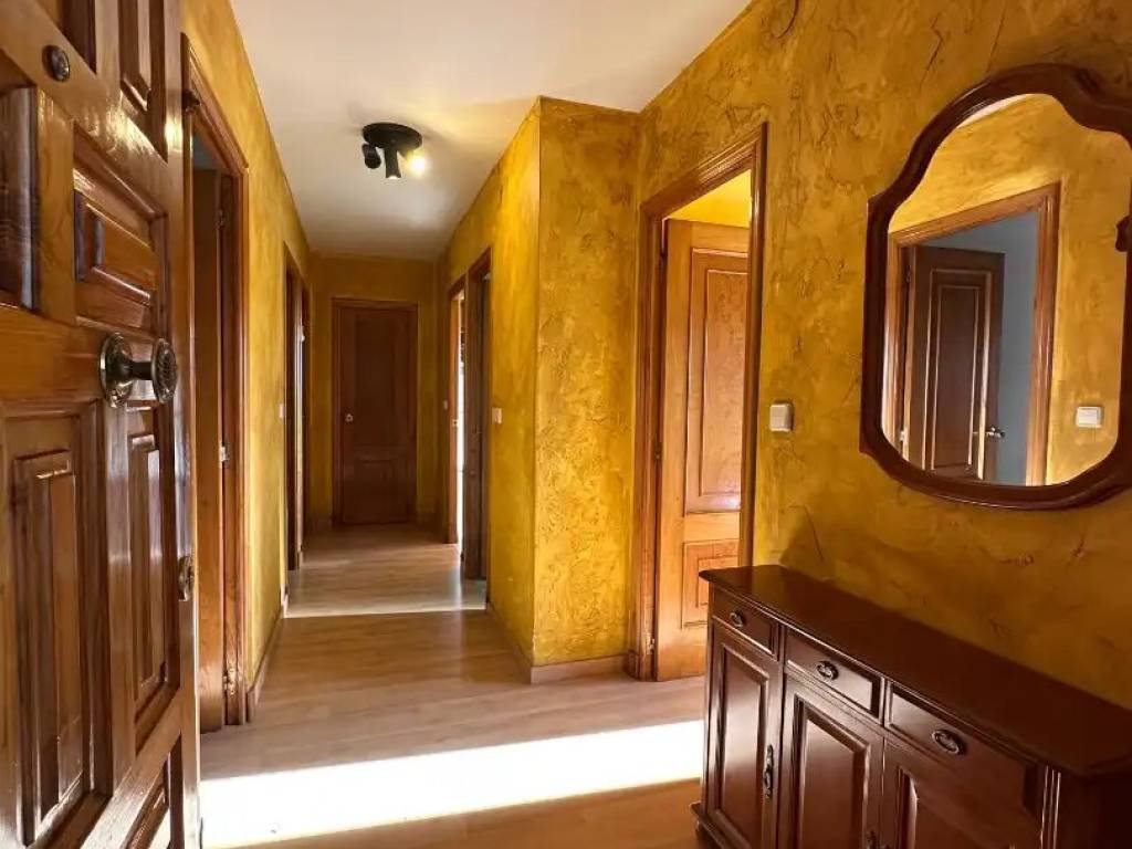 Piso de 90 m² en Santiago de Compostela