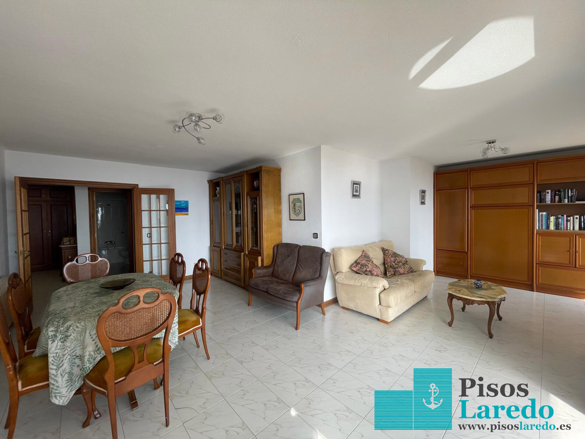 Wohnung 120 m² in Laredo