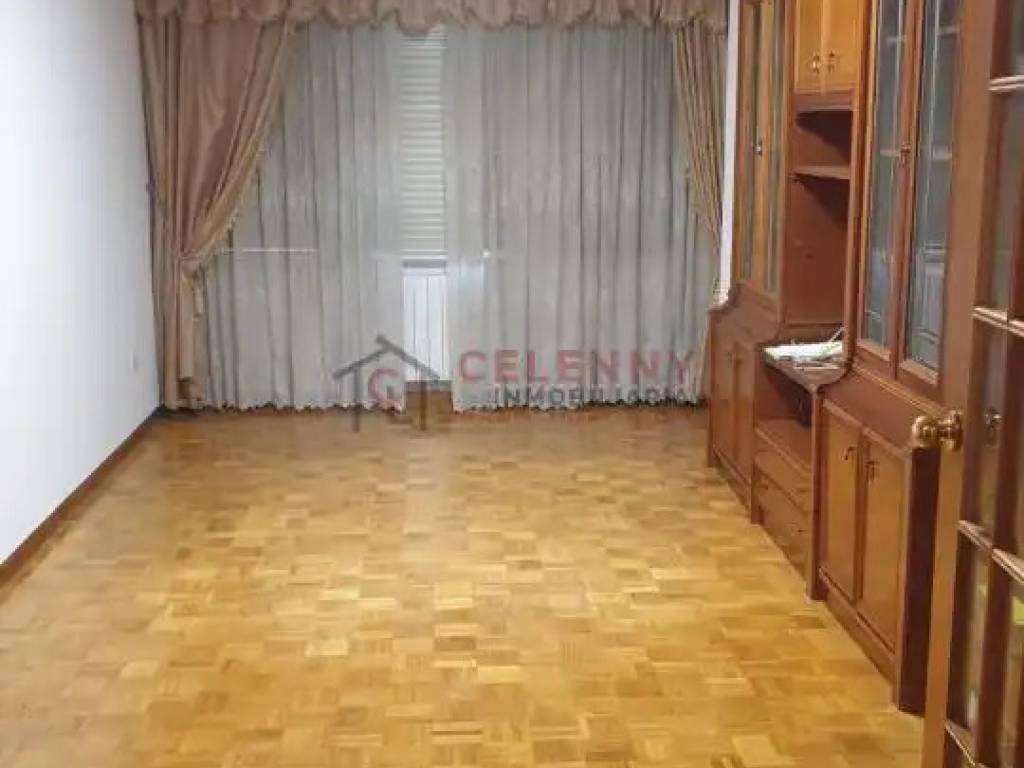 Piso de 90 m² en Ourense