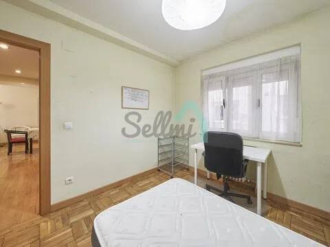 Piso de 85 m² en Oviedo
