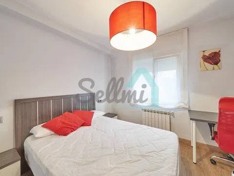 Piso de 80 m² en Oviedo