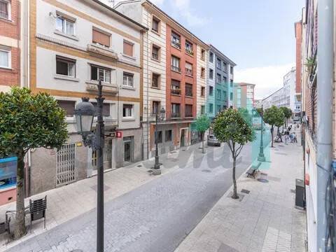 Piso de 78 m² en Oviedo
