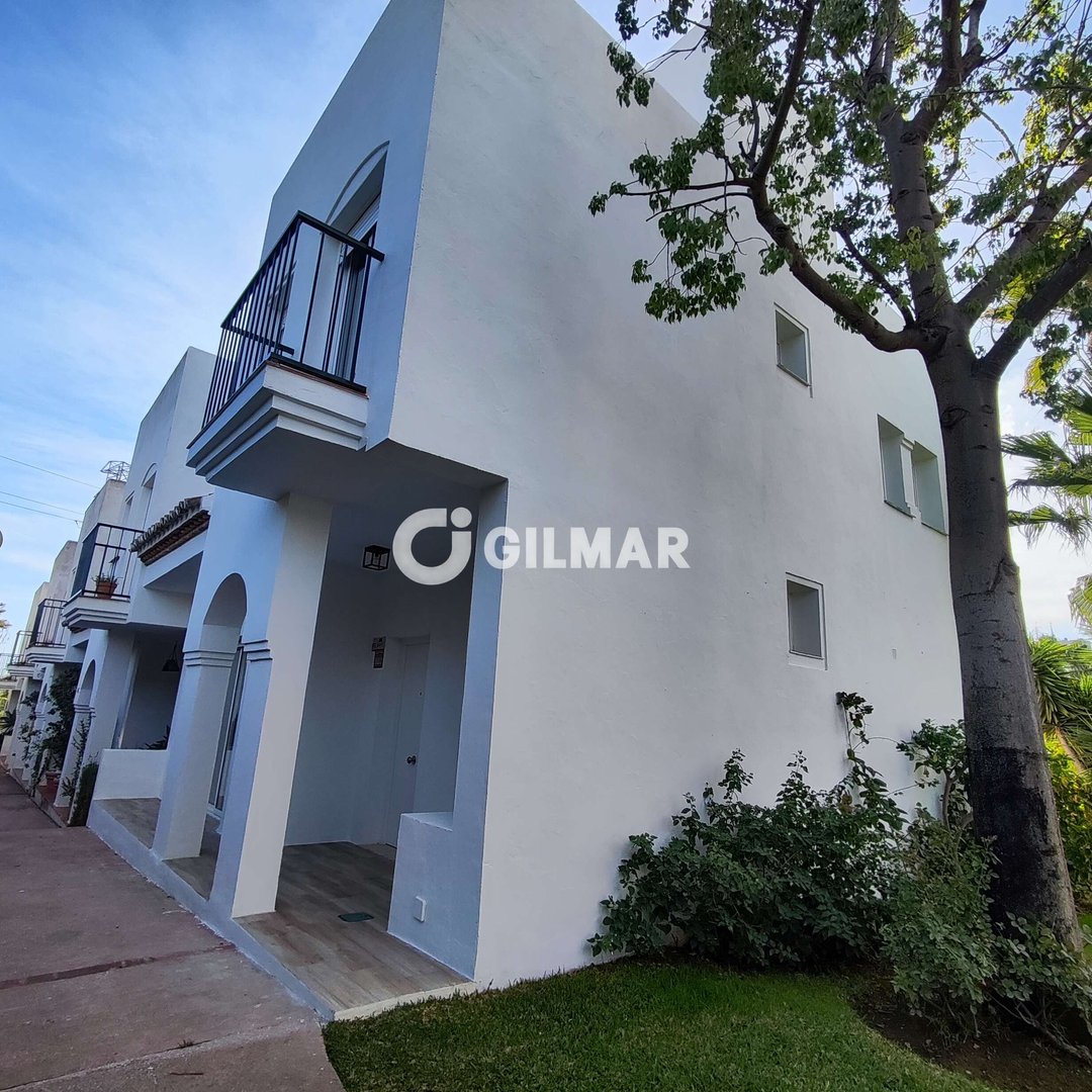 Casa de 220 m² en Estepona