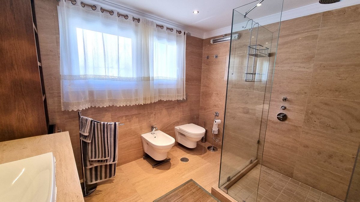 Casa de 593 m² en Luque