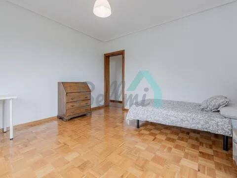 Piso de 153 m² en Oviedo