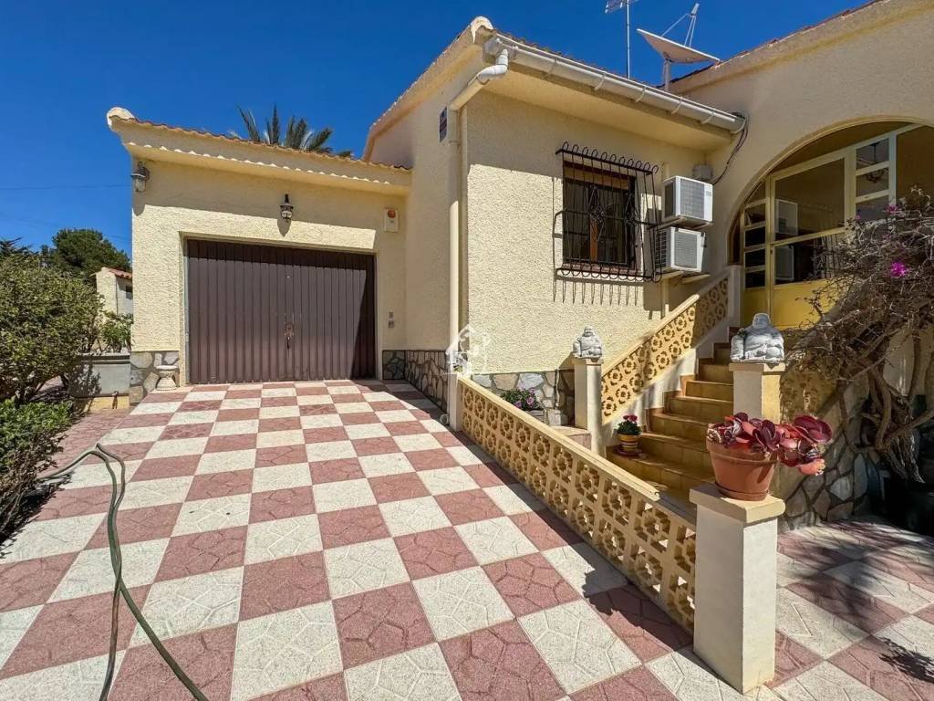 Casa de 1250 m² en Rojales