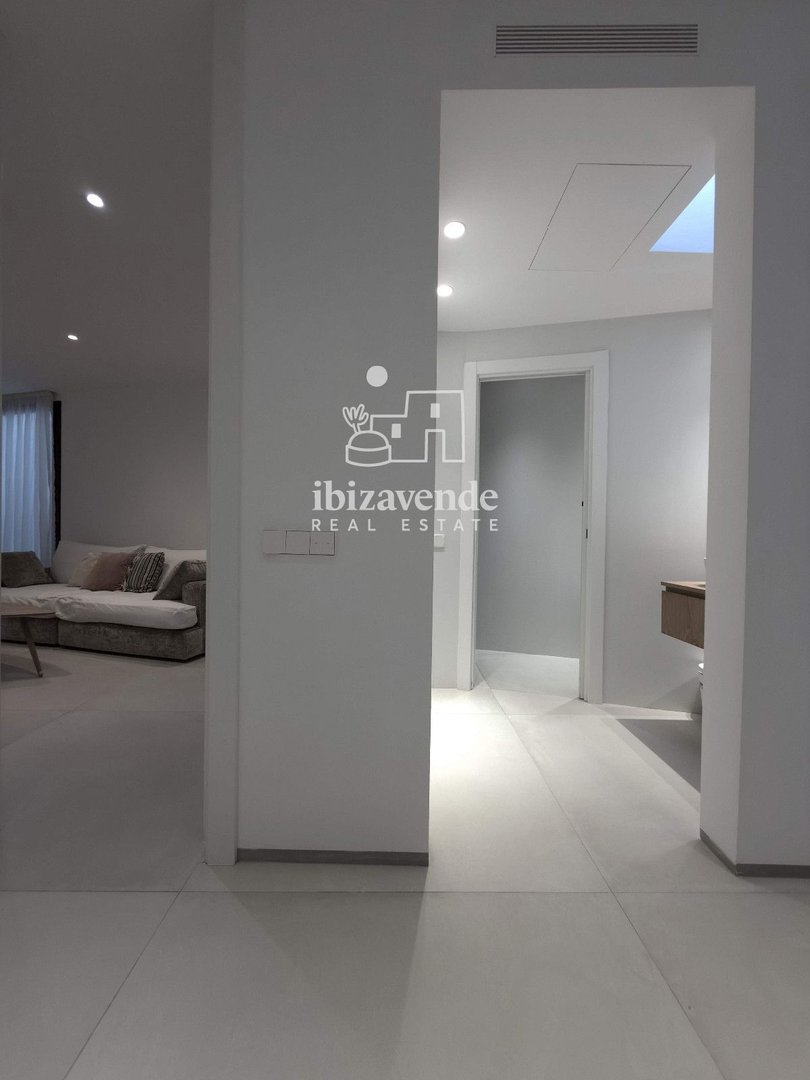 Дом 595 м² в Santa Eulària des Riu