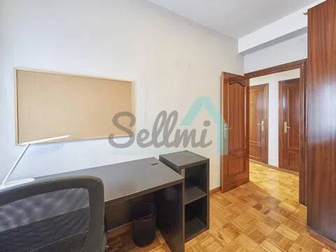 Piso de 84 m² en Oviedo