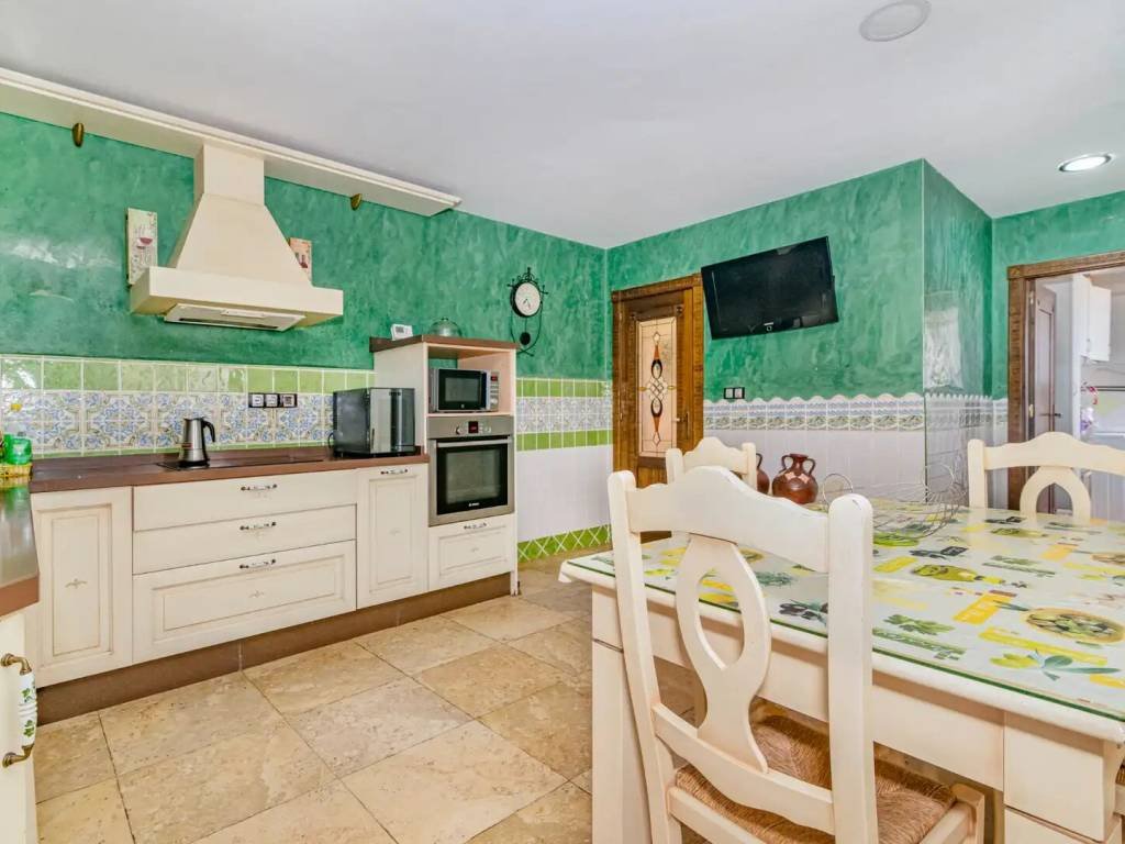 Casa de 350 m² en Las Gabias