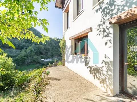 Casa de 200 m² en Mieres