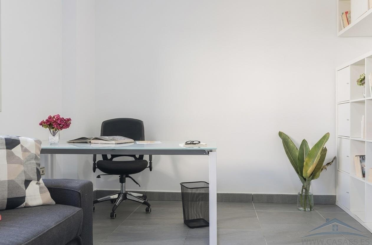 Piso de 515 m² en Roquetas de Mar