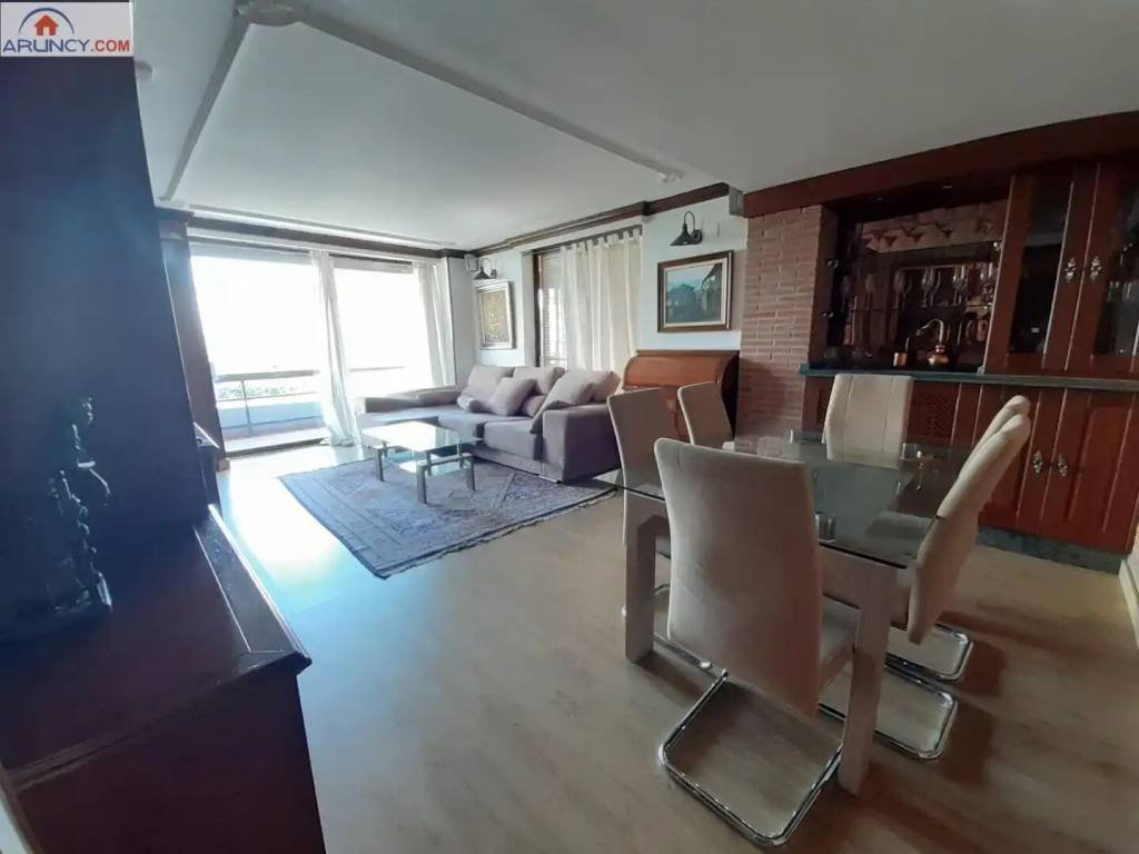 Piso de 120 m² en Sevilla
