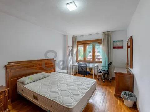 Piso de 126 m² en Oviedo