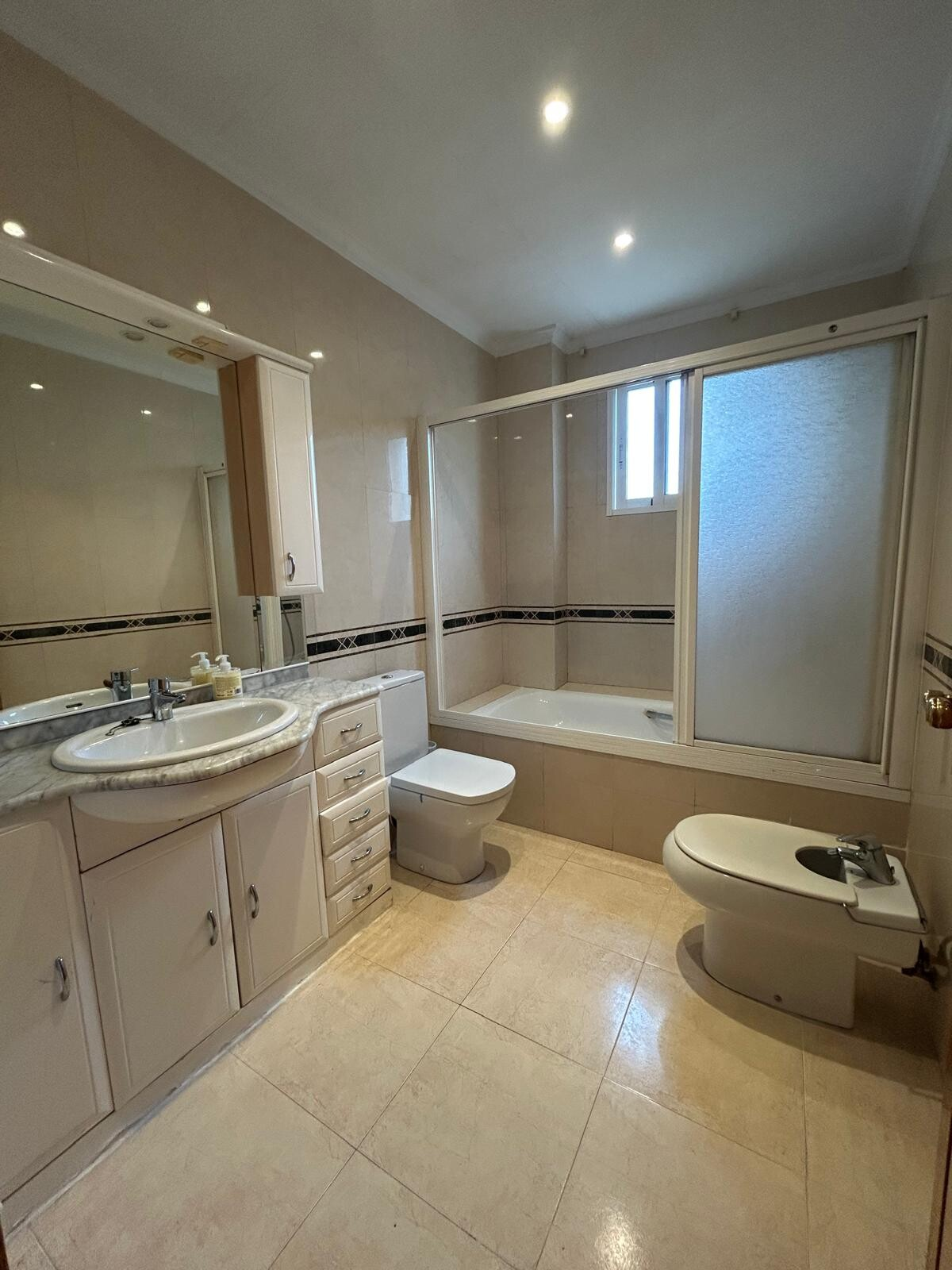 Quarto para alugar, Cartagena
